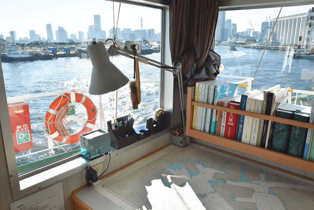 船長デスク